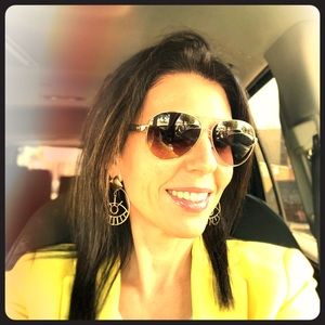 Meet your Posher, Julia